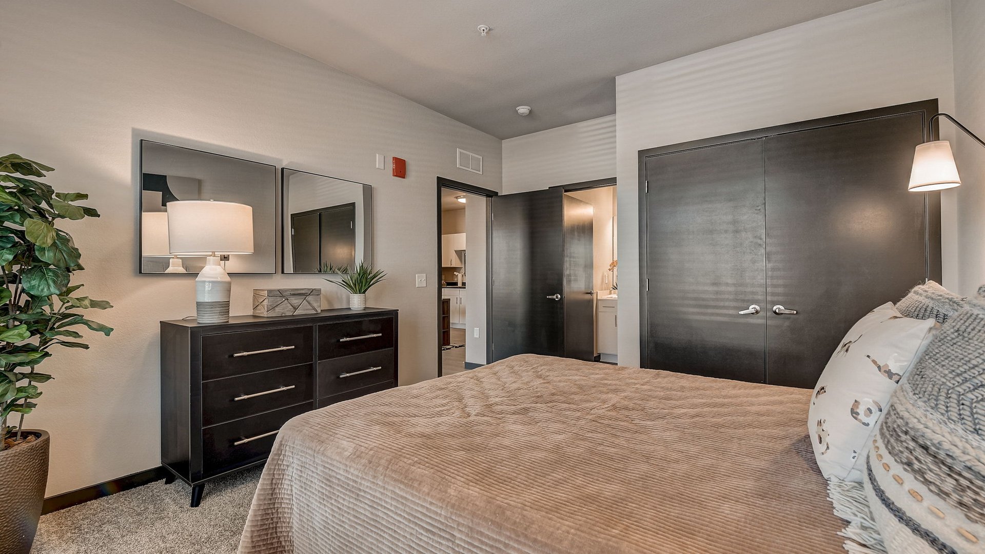 Virtual Tours & Gallery Authentix Cottage Grove Apartments